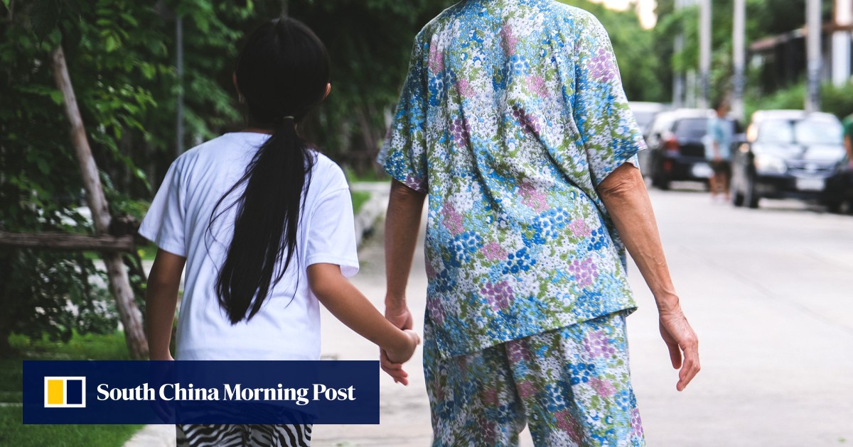 Ibu dan anak China, 27, dipenjara karena penculikan gadis asing, 11, yang mereka inginkan sebagai istri ‘sempurna’ setelah keluarga anak menolak uang muka