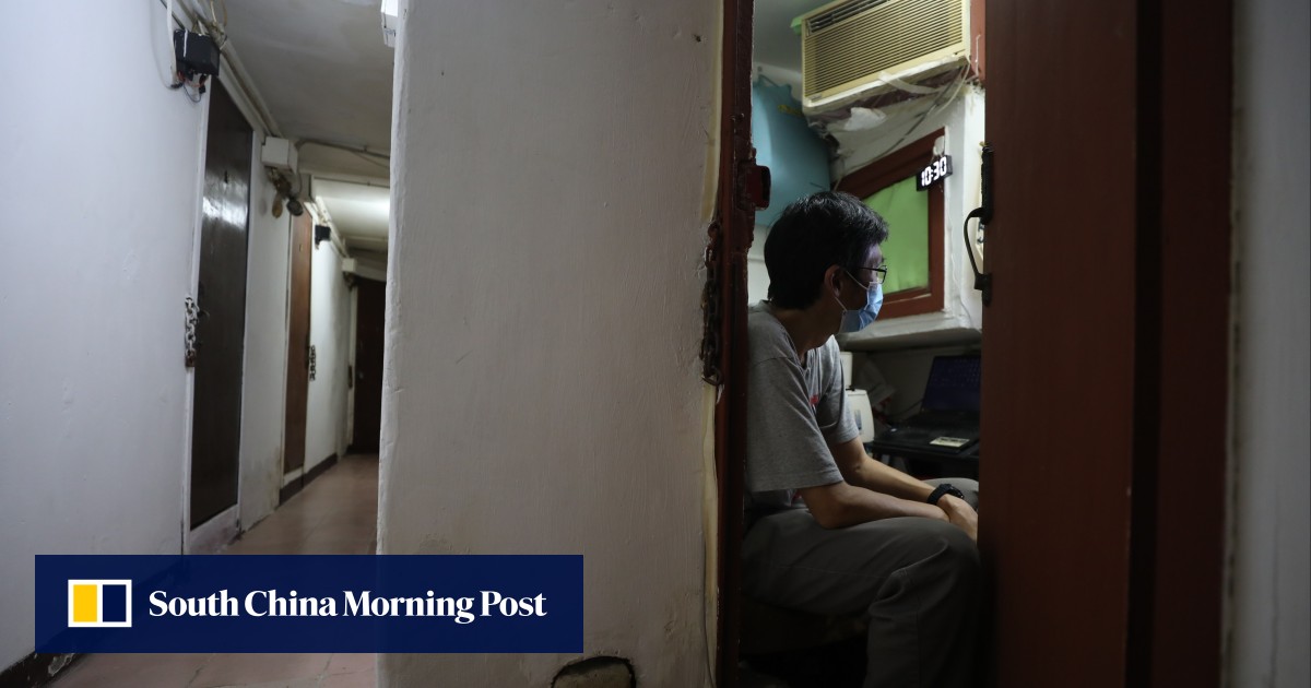 Seruan untuk mengatur tingkat sewa awal di flat terbagi Hong Kong yang terkenal ditolak oleh pejabat perumahan senior